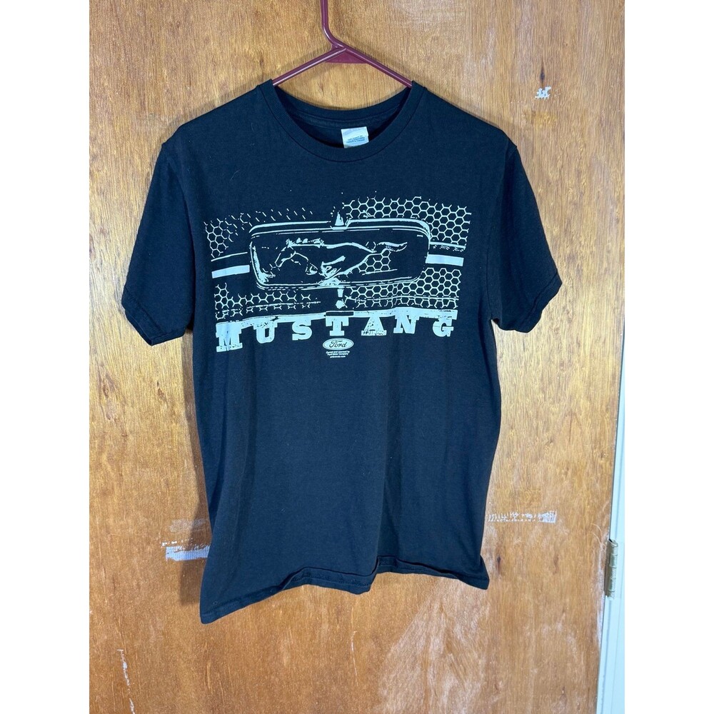 Ford Mustang Grill Logo Delta Pro Weight Shirt Men’s Medium Black